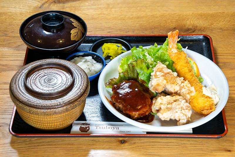 ファミリーレストランつぼや