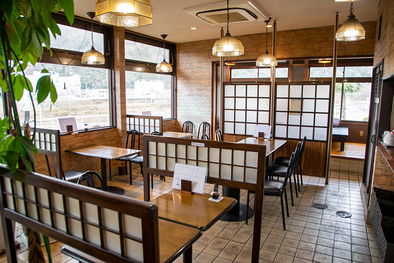 ファミリーレストランつぼや