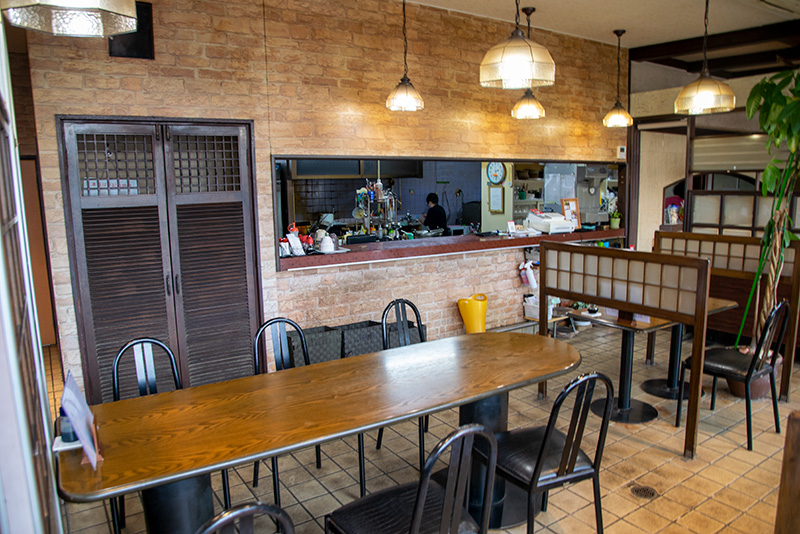 ファミリーレストランつぼや